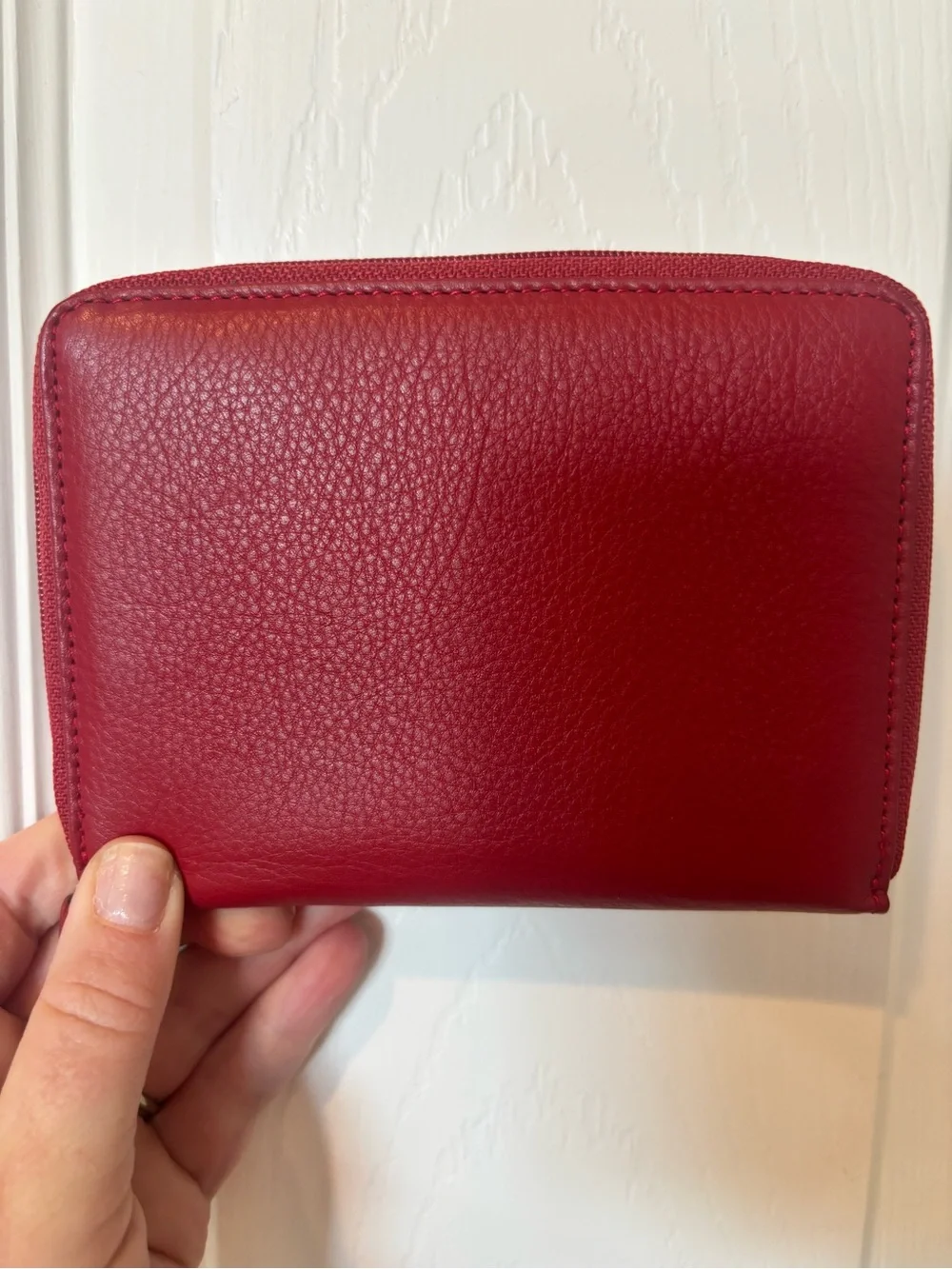 Classic Red Leather Crossbody Bag with Adjustable Strap